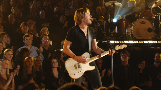 THE 45th ANNUAL CMA AWARDS - THEATRE - "The 45th Annual CMA Awards" broadcast live on ABC from the Bridgestone Arena in Nashville on WEDNESDAY, NOVEMBER 9 (8:00-11:00 p.m., ET). (ABC/KATHERINE BOMBOY-THORNTON)KEITH URBAN