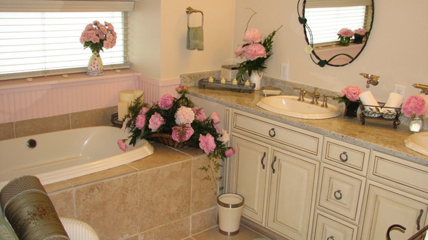 EXTREME MAKEOVER HOME EDITION - "Rogers Family," - Bathroom, on "Extreme Makeover Home Edition," Sunday, September 24th on the ABC Television Network.