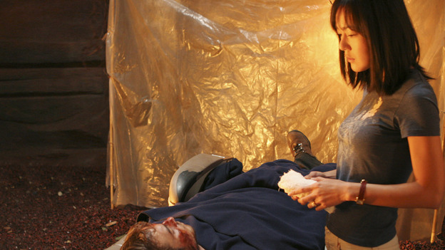 102430_4246 -- LOST - "Do No Harm" - While Jack scrambles to save the life of a survivor, Claire goes into labor. Meanwhile, Locke is missing, and Sayid presents Shannon with a romantic surprise, on "Lost," WEDNESDAY, APRIL 6 (8:00-9:01 p.m., ET), on the ABC Television Network. (ABC/MARIO PEREZ)IAN SOMERHALDER, YUNJIN KIM