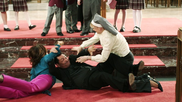 DESPERATE HOUSEWIVES - "There's Something About War" (ABC/RON TOM)EVA LONGORIA, MIKE GOMEZ, MELINDA PAGE HAMILTON