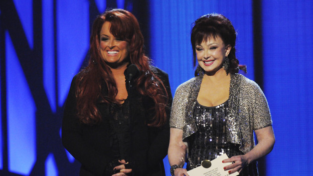 THE 43rd ANNUAL CMA AWARDS - THEATRE - "The 43rd Annual CMA Awards" broadcast live from the Sommet Center in Nashville, WEDNESDAY, NOVEMBER 11 (8:00-11:00 p.m., ET) on the ABC Television Network. (ABC/KATHERINE BOMBOY)WYNONNA, NAOMI JUDD