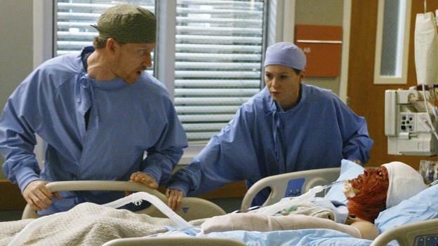 GREY'S ANATOMY - "Now or Never" - Drs. Hunt and Grey begin to rush a crashing patient "John Doe" to surgery, on "Grey's Anatomy," THURSDAY, MAY 14 (9:00-11:00 p.m., ET) on the ABC Television Network. KEVIN MCIDD, ELLEN POMPEO, T.R. KNIGHT