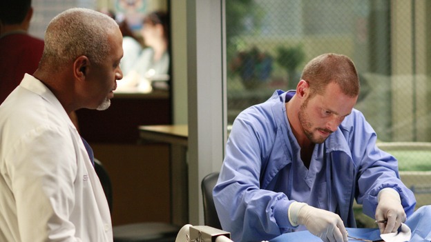 GREY'S ANATOMY - "Where the Wild Things Are" - Six weeks after Derek and Meredith ended their relationship and Derek began dating Rose, Meredith and her fellow residents, Alex, Izzie and Cristina, compete in a surgical contest, with Bailey serving as judge. Meanwhile interns George and Lexie adjust to their new, squalid apartment, and Callie finds a friend in her roommate Cristina's nemesis, Erica Hahn, on "Grey's Anatomy," THURSDAY, APRIL 24 (9:00-10:01 p.m., ET) on the ABC Television Network. (ABC/RON TOM)JAMES PICKENS JR., JUSTIN CHAMBERS