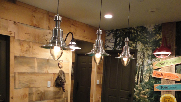 EXTREME MAKEOVER HOME EDITION - "Gibbs Family," - Lighting Picture, on  "Extreme Makeover Home Edition," Friday, January 6th (8:00-10:00   p.m.   ET/PT) on the ABC    Television Network.