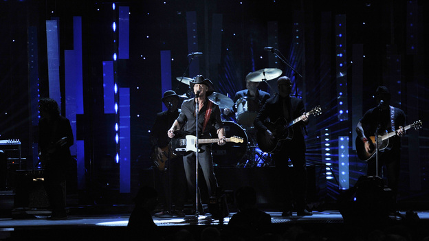 THE 46TH ANNUAL CMA AWARDS - THEATRE - "The 46th Annual CMA Awards" airs live THURSDAY, NOVEMBER 1 (8:00-11:00 p.m., ET) on ABC live from the Bridgestone Arena in Nashville, Tennessee. (ABC/KATHERINE BOMBOY-THORNTON)TIM MCGRAW