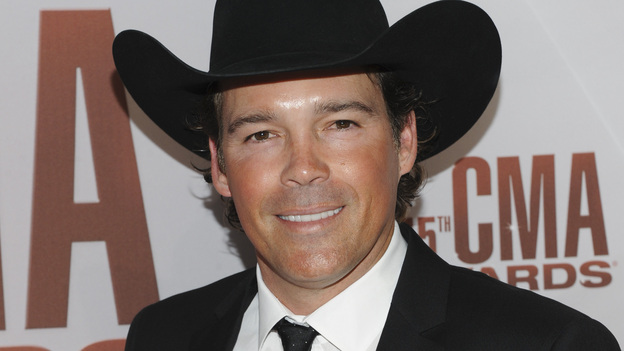 THE 45th ANNUAL CMA AWARDS - RED CARPET ARRIVALS - "The 45th Annual CMA Awards" will broadcast live on ABC from the Bridgestone Arena in Nashville on WEDNESDAY, NOVEMBER 9 (8:00-11:00 p.m., ET). (ABC/JASON KEMPIN)CLAY WALKER