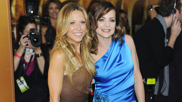THE 44TH ANNUAL CMA AWARDS - RED CARPET ARRIVALS - "The 44th Annual CMA Awards" will be broadcast live from the Bridgestone Arena in Nashville, WEDNESDAY, NOVEMBER 10 (8:00-11:00 p.m., ET) on the ABC Television Network. (ABC/ANDREW WALKER)SHERYL CROW, KIMBERLY WILLIAMS-PAISLEY