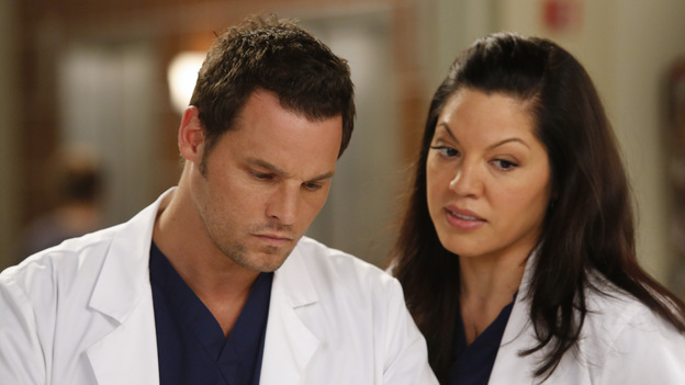 GREY'S ANATOMY - "I Was Made for Lovin' You" - Cristina and Owen continue to figure out their relationship amidst the pending lawsuit; and Bailey argues with Ben over plans for their upcoming nuptials. Meanwhile, Callie recruits Jackson to help find a solution to Derek's hand, but he is preoccupied by a shocking situation with April, on "Grey's Anatomy," THURSDAY, NOVEMBER 29 (9:00-10:02 p.m., ET) on the ABC Television Network. (ABC/KELSEY MCNEAL)JUSTIN CHAMBERS, SARA RAMIREZ