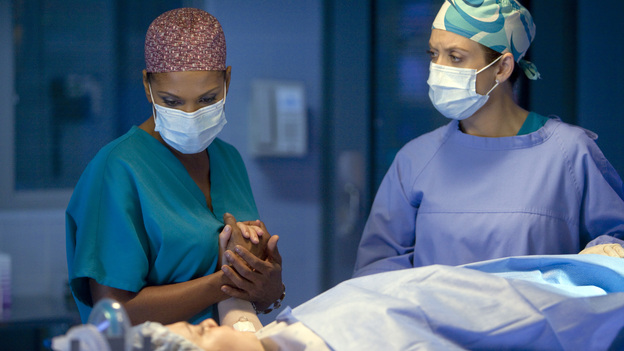 PRIVATE PRACTICE - "God Bless the Child" - A second trip to the ER sparks concern for Betsey's well-being and prompts the doctors to launch an investigation into her new foster family -- risking sending the little girl back into the system. Meanwhile, Naomi makes a life changing decision for her family, and a struggling Amelia slips further away from sobriety, on "Private Practice," THURSDAY, MAY 12 (10:01-11:00 p.m., ET) on the ABC Television Network. (ABC/RANDY HOLMES)AMANDA ADAY, AUDRA MCDONALD, KATE WALSH