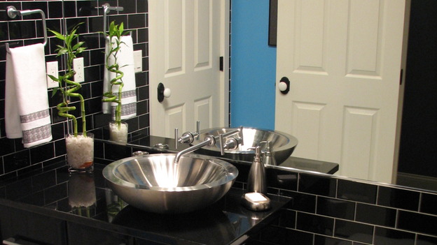 EXTREME MAKEOVER HOME EDITION - "Killagallon Family," - Bathroom, on "Extreme Makeover Home Edition," Sunday, May 6th on the ABC Television Network.