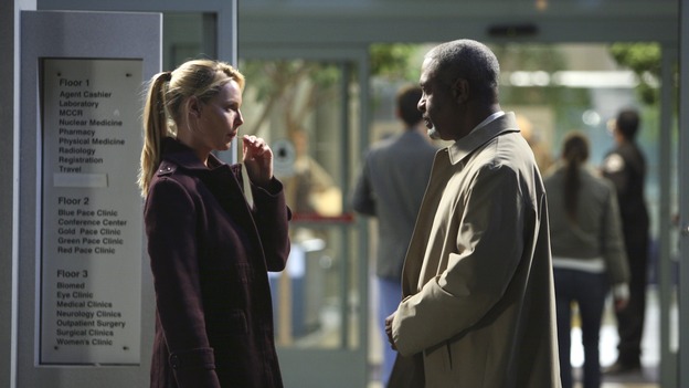 GREY'S ANATOMY - "Let the Angels Commit" -- Cristina scrubs in on the rare 'humpty dumpty' procedure, much to the envy of her fellow doctors, Alex questions his future medical specialty, George and Addison work with a pregnant woman with an unusual dilemma, and Derek receives a surprise visit from his sister, on "Grey's Anatomy," THURSDAY, OCTOBER 26 (9:00-10:01 p.m., ET) on the ABC Television Network. (ABC/RICHARD CARTWRIGHT)KATHERINE HEIGL, JAMES PICKENS, JR.