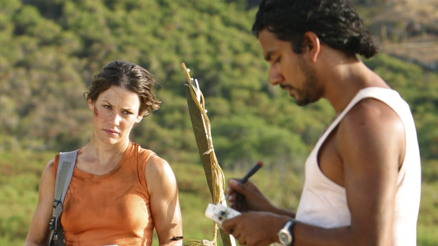 101021_7348 -- LOST - "WALKABOUT" (ABC/MARIO PEREZ)EVANGELINE LILLY, NAVEEN ANDREWS