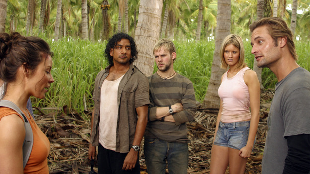 100353_0016 -- LOST - "PILOT" (ABC/MARIO PEREZ)EVANGELINE LILLY, NAVEEN ANDREWS, DOMINIC MONAGHAN, MAGGIE GRACE, JOSH HOLLOWAY