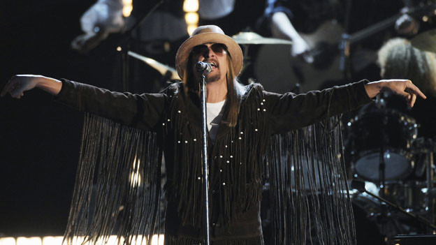THE 44TH ANNUAL CMA AWARDS - THEATRE - "The 44th Annual CMA Awards" were broadcast live from the Bridgestone Arena in Nashville, WEDNESDAY, NOVEMBER 10 (8:00-11:00 p.m., ET) on the ABC Television Network. (ABC/KATHERINE BOMBOY)KID ROCK