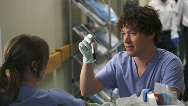 GREY'S ANATOMY - "INTO YOU LIKE A TRAIN" (ABC/MICHAEL DESMOND)ELLEN POMPEO, T.R. KNIGHT