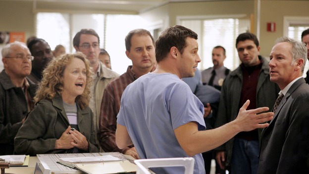 GREY'S ANATOMY - "Drowning on Dry Land" - "Grey's Anatomy's" three-episode story arc continues with a part two that will challenge the interns of Seattle Grace -- and "Grey's" fans as well -- like never before, THURSDAY, FEBRUARY 15 (9:00-10:01 p.m., ET) on the ABC Television Network. Elizabeth Reaser (Independent Spirit Award nominee for "Sweet Land") guest stars as a patient over multiple episodes. (ABC/CRAIG SJODIN)DANIELLE KENNEDY, BRIAN CHENOWETH, JUSTIN CHAMBERS, PAUL NORWOOD