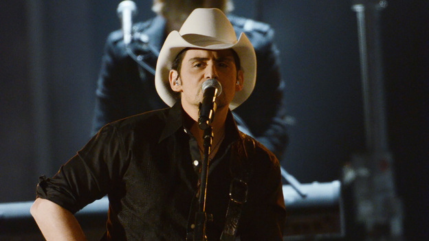 THE 45th ANNUAL CMA AWARDS - THEATRE - "The 45th Annual CMA Awards" broadcast live on ABC from the Bridgestone Arena in Nashville on WEDNESDAY, NOVEMBER 9 (8:00-11:00 p.m., ET). (ABC/KATHERINE BOMBOY-THORNTON)BRAD PAISLEY