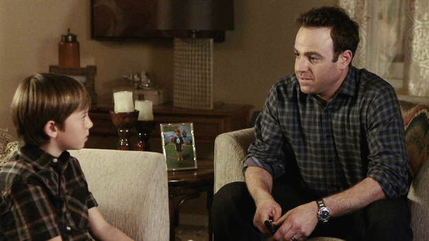 PRIVATE PRACTICE - "Step One" - Addison begins in vitro fertilization treatments with Jake's help, unbeknownst to Sam, Amelia is deeply conflicted when her terminally-ill friend, Michelle, asks her assistance in her suicide, and Sam and Violet contend with a patient who refuses his anti-psychotic medication, on "Private Practice," THURSDAY, OCTOBER 27 (10:02-11:00 p.m., ET) on the ABC Television Network. (ABC/JUSTIN LUBIN)GRIFFIN GLUCK, PAUL ADELSTEIN