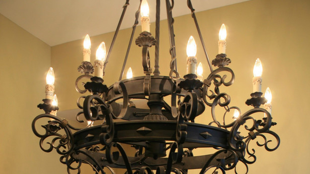 EXTREME MAKEOVER HOME EDITION - "Hampton Family," - Lighting, on "Extreme Makeover Home Edition," Sunday, October 4th on the ABC Television Network.