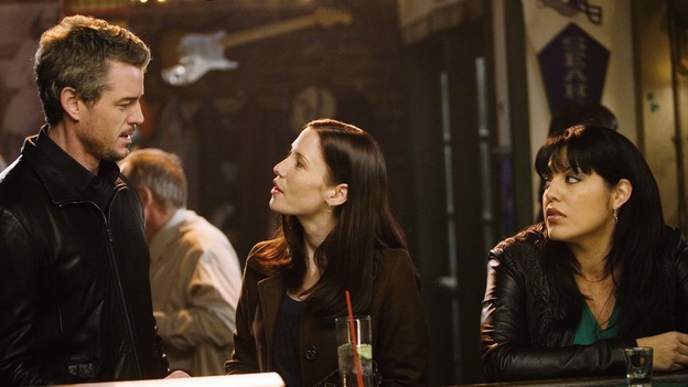 GREY'S ANATOMY - "Beat Your Heart Out" - Mark, Lexie and Callie hang out at Joe's Bar, on "Grey's Anatomy," THURSDAY, FEBRUARY 5 (9:00-10:02 p.m., ET) on the ABC Television Network. (ABC/RANDY HOLMES) ERIC DANE, CHYLER LEIGH, SARA RAMIREZ