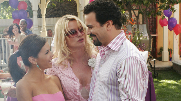 DESPERATE HOUSEWIVES - "FEAR NO MORE " (ABC/RON TOM) EVA LONGORIA, NICOLLETTE SHERIDAN, RICARDO ANTONIO CHAVIRA