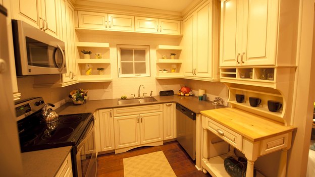 &nbsp;&nbsp;EXTREME MAKEOVER HOME EDITION - "Watson Family," on "Extreme  Makeover Home Edition," Monday, November 26th (9:00-11:00 p.m. ET/PT) on  the ABC Television Network.