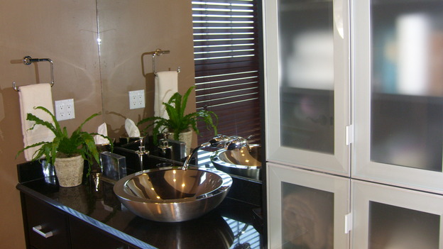 EXTREME MAKEOVER HOME EDITION - "Tate Family," -  Bathroom, on "Extreme Makeover Home Edition," Sunday, March 4th on the ABC Television Network.