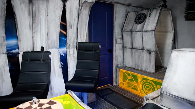 EXTREME MAKEOVER HOME EDITION - StarWars Bedroom Photo, "Zdroj Family," on "Extreme Makeover Home Edition," Monday, December 3rd (8:00-10:00 p.m. ET/PT) on the ABC Television Network.