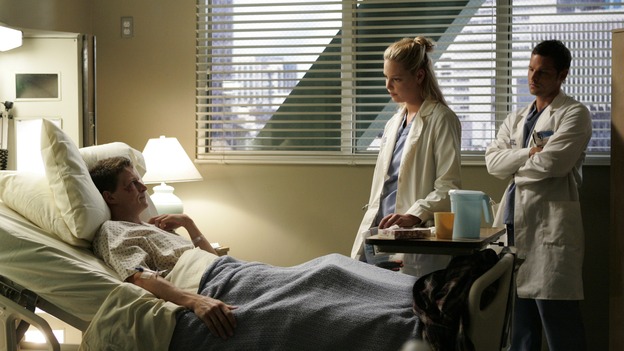 103276_6705 -- GREY'S ANATOMY - "ENOUGH IS ENOUGH" (ABC/CRAIG SJODIN)LUKAS BEHNKEN, KATHERINE HEIGL, JUSTIN CHAMBERS