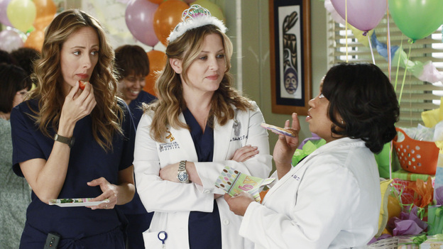GREY'S ANATOMY - "This Is How We Do It" - Richard is desperate for Derek and Meredith to accept Adele into their Alzheimer's trial, but will Adele stand in her own way? Meanwhile Mark and Arizona have conflicting ideas of the kind of baby shower Callie wants, Teddy is freaked out when Henry has another health complication -- leaving them both a little exposed -- and the competitiveness amongst the residents for the Chief Resident position is amplified when Richard receives the green light for his diabetes clinical trial, on "Grey's Anatomy," THURSDAY, MARCH 24 (9:00-10:01 p.m., ET) on the ABC Television Network. (ABC/RON TOM)KIM RAVER, JESSICA CAPSHAW, CHANDRA WILSON