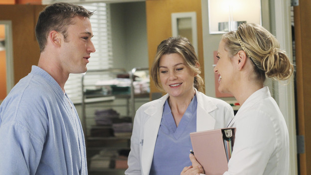 GREY'S ANATOMY - "Sympathy for the Parents" - When Alex's younger brother, Aaron, shows up at Seattle Grace-Mercy West with a hernia, it's up to Alex to get Bailey's approval for his pro bono surgery. Matters are further complicated when Aaron discloses that his family has not heard from Alex since he arrived in Seattle, and parts of Alex's past long kept secret are revealed to his friends and fellow doctors, on "Grey's Anatomy," THURSDAY, APRIL 1 (9:00-10:01 p.m., ET) on the ABC Television Network. (ABC/RON TOM)JAKE MCLAUGHLIN, ELLEN POMPEO, JESSICA CAPSHAW
