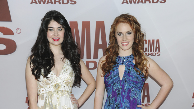 THE 45th ANNUAL CMA AWARDS - RED CARPET ARRIVALS - "The 45th Annual CMA Awards" will broadcast live on ABC from the Bridgestone Arena in Nashville on WEDNESDAY, NOVEMBER 9 (8:00-11:00 p.m., ET). (ABC/JASON KEMPIN)