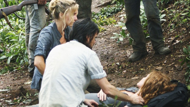 LOST -  "This Place is Death" - Juliet and Faraday tend to Charlotte, who is becoming increasingly weakened by the island's violent temporal shifts, on "Lost," WEDNESDAY, FEBRUARY 11 (9:00-10:02 p.m., ET) on the ABC Television Network.  (ABC/MARIO PEREZ) ELIZABETH MITCHELL,&nbsp; JEREMY DAVIES, REBECCA MADER
