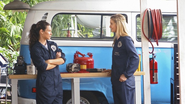 LOST - "He's Our You" - Things begin to unravel when one of the survivors goes rogue and takes matters into their own hands -- risking the lives of everyone on the island -- on "Lost," WEDNESDAY, MARCH 25 (9:00-10:02 p.m., ET) on the ABC Television Network.  (ABC/MARIO PEREZ)EVANGELINE LILLY, ELIZABETH MITCHELL