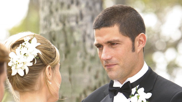 102428_2496 -- LOST - "Do No Harm" - While Jack scrambles to save the life of a survivor, Claire goes into labor. Meanwhile, Locke is missing, and Sayid presents Shannon with a romantic surprise, on "Lost," WEDNESDAY, APRIL 6 (8:00-9:01 p.m., ET), on the ABC Television Network. (ABC/MARIO PEREZ)JULIE BOWEN, MATTHEW FOX