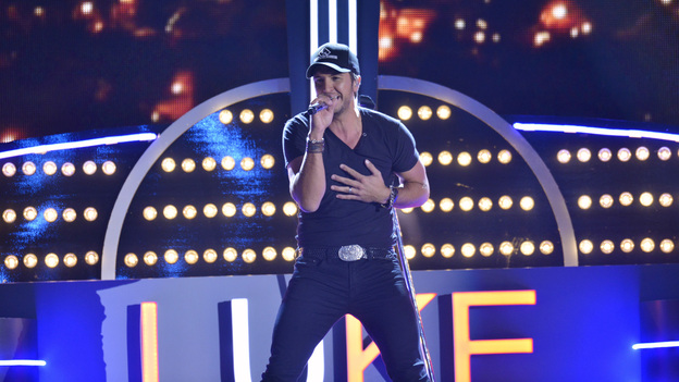 THE 46TH ANNUAL CMA AWARDS - THEATRE - "The 46th Annual CMA Awards" airs live THURSDAY, NOVEMBER 1 (8:00-11:00 p.m., ET) on ABC live from the Bridgestone Arena in Nashville, Tennessee. (ABC/KATHERINE BOMBOY-THORNTON)LUKE BRYAN