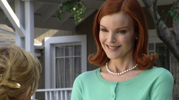 DESPERATE HOUSEWIVES - "Children Will Listen" (ABC/DANNY FELD) FELICITY HUFFMAN, MARCIA CROSS