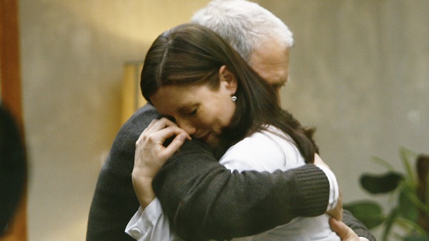 GREY'S ANATOMY - "Not Good at Saying Sorry (One More Chance)" - Lexie accepts her father's apology and embraces him, on "Grey's Anatomy," THURSDAY, APRIL 30 (9:00-10:02 p.m., ET) on the ABC Television Network. (ABC/SCOTT GARFIELD) CHYLER LEIGH, JEFF PERRY