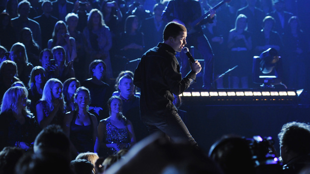 THE 45th ANNUAL CMA AWARDS - THEATRE - "The 45th Annual CMA Awards" broadcast live on ABC from the Bridgestone Arena in Nashville on WEDNESDAY, NOVEMBER 9 (8:00-11:00 p.m., ET). (ABC/KATHERINE BOMBOY-THORNTON)SCOTTY MCCREERY