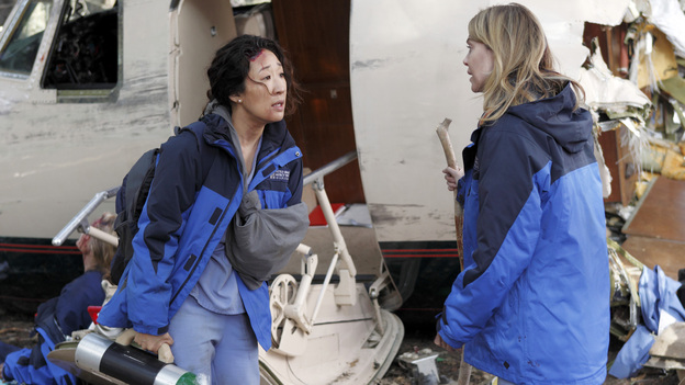 GREY'S ANATOMY - "Flight" - Faced with a life threatening situation, the doctors must fight to stay alive while trying to save the lives of their peers; Bailey and Ben make a decision regarding their relationship; and Teddy is presented with a tempting offer. Meanwhile, Richard plans a special dinner for the residents, on the Season Finale of "Grey's Anatomy," THURSDAY, MAY 17 (9:00-10:01 p.m., ET) on the ABC Television Network. (ABC/CRAIG SJODIN)SANDRA OH, ELLEN POMPEO