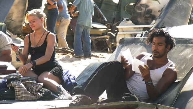 101021_6257 -- LOST - "WALKABOUT" (ABC/MARIO PEREZ)EMILIE DE RAVIN, NAVEEN ANDREWS