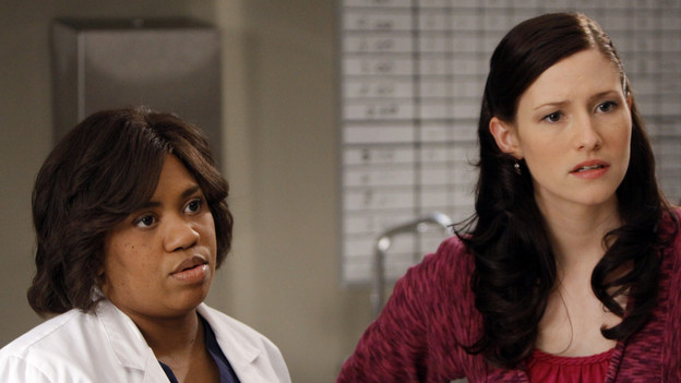 GREY'S ANATOMY - "Tainted Obligation" - When Meredith and Lexie's father, Thatcher, returns to the hospital with a failed liver, it's up to Meredith to save his life. Meanwhile, Izzie empathizes with a patient riddled with tumors, as Mark, annoyed with Cristina's competitive zeal, tricks her into assisting on an unusual surgery, on "Grey's Anatomy," THURSDAY, OCTOBER 8 (9:00-10:01 p.m., ET) on the ABC Television Network. (ABC/MICHAEL DESMOND)CHANDRA WILSON, CHYLER LEIGH, JUSTIN CHAMBERS