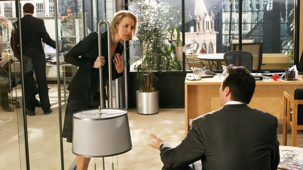 DESPERATE HOUSEWIVES - "It Wasn't Meant to Happen" - Karl breaks up with Edie, who has no idea that Susan is now the 'other woman,' Lynette tries to help Ed heat up his sex life, Bree finds out that Peter has another addiction, and Lily's father comes back to claim his daughter, on "Desperate Housewives," SUNDAY, APRIL 30 (9:00-10:00 p.m., ET) on the ABC Television Network.  (ABC/RON TOM)FELICITY HUFFMAN, CURRIE GRAHAM