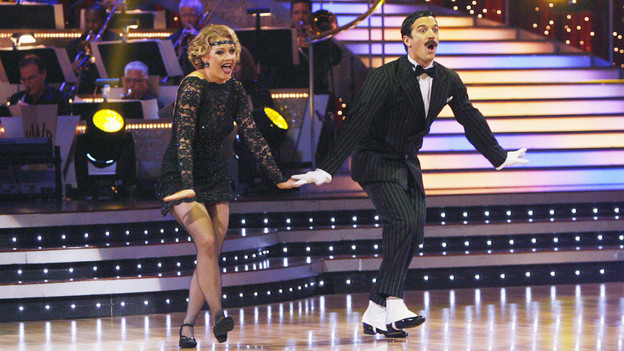DANCING WITH THE STARS - "Episode 904" - On week four of "Dancing with the Stars," the remaining couples competed against each other with four new dances: the Bolero, the Charleston, the Lambada and the Two-Step, on MONDAY, OCTOBER 12 (8:00-10:02 p.m., ET) on the ABC Television Network. (ABC/ADAM LARKEY)MELISSA JOAN HART, MARK BALLAS