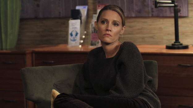 PRIVATE PRACTICE - "Who We Are" - In the first hour or a special two-hour edition of ABC's "Private Practice," THURSDAY, NOVEMBER 17 (9:00-11:00 p.m., ET) -- entitled "Who We Are" -- the Seaside Wellness group stages an intervention for a defensive and volatile Amelia, who has resurfaced after disappearing on a 12-day drug binge with her boyfriend, Ryan. During the intervention, Amelia mercilessly attacks her friends one-by-one, and Addison, in particular, has trouble seeing her sister-in-law in her present condition. (ABC/MATT KENNEDY) KADEE STRICKLAND