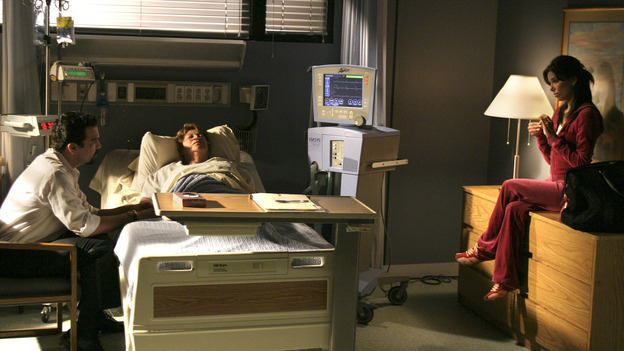 DESPERATE HOUSEWIVES - "Guilty" -- In the aftermath of tragedy, the residents of Wisteria Lane take stock of their lives. Meanwhile, Susan grows suspicious of Mike Delfino's real reason for moving to the street, Lynette reaches the breaking point in her addiction to the twins' ADD medication, and the mysterious Mr. Shaw (guest star Richard Roundtree) gets down to business, on "Desperate Housewives," SUNDAY, NOVEMBER 28 (9:00-10:01 p.m., ET) on the ABC Television Network. (ABC/SCOTT GARFIELD)RICARDO ANTONIO CHAVIRA, LUPE ONTIVEROS, EVA LONGORIA
