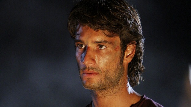 LOST - "Expos" - Hurley begins to suspect that Sawyer may be involved in an island mystery surrounding two fellow survivors, and Sun learns the truth about her past kidnapping attempt by "The Others," on "Lost," WEDNESDAY, MARCH 28 (10:00-11:00 p.m., ET), on the ABC Television Network. (ABC/MARIO PEREZ)RODRIGO SANTORO