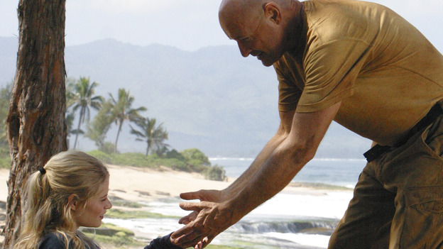102302_7825 -- LOST - "Numbers" - When Hurley becomes obsessed with the French woman and heads into the jungle to find her, Jack, Sayid and Charlie have no choice but to follow. Meanwhile, Locke asks Claire to help build a mysterious item, on "Lost," WEDNESDAY, MARCH 2 (8:00-9:03 p.m., ET), on the ABC Television Network. (ABC/MARIO PEREZ) EMILIE DE RAVIN, TERRY O'QUINN