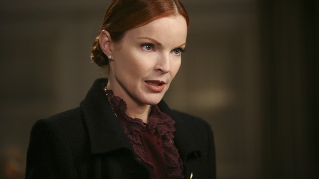 DESPERATE HOUSEWIVES - "Desperate Housewives" concludes the season in fitting fashion with a dramatic two-hour Season Finale, SUNDAY, MAY 18 (9:00-11:00 p.m, ET) on the ABC Television Network. In the second hour, "Free" (10:00-11:00 p.m.), several residents of Wisteria Lane are faced with deadly threats, Susan realizes she will soon lose someone she loves, and Katherine Mayfair's secrets are finally revealed. (ABC/DANNY FELD)MARCIA CROSS