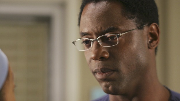 GREY'S ANATOMY - "INTO YOU LIKE A TRAIN" (ABC/MICHAEL DESMOND)ISAIAH WASHINGTON